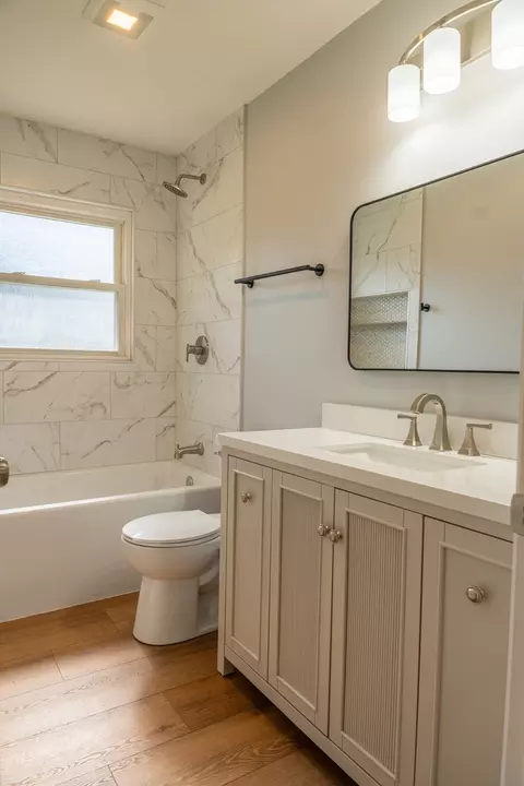 Bath - 16419 Oxford Dr, Markham, IL 60428 photo 1 of 1