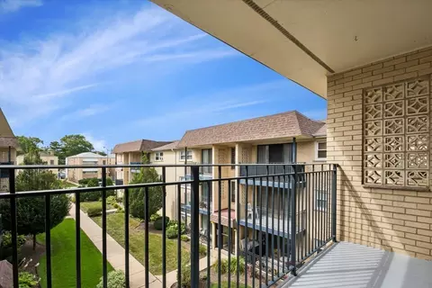Exterior - 6551 N Harlem Ave #3S, Chicago, IL 60631 photo 2 of 3