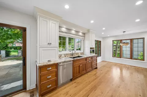1441 E Hull Dr, Wheaton, IL 60189 photo 8