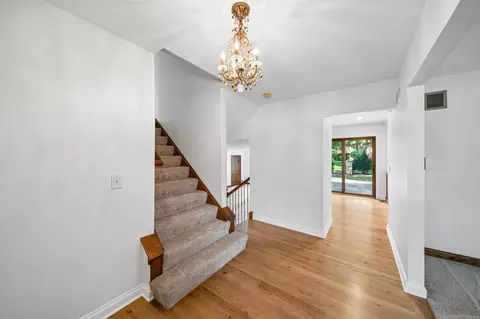 1441 E Hull Dr, Wheaton, IL 60189 photo 3