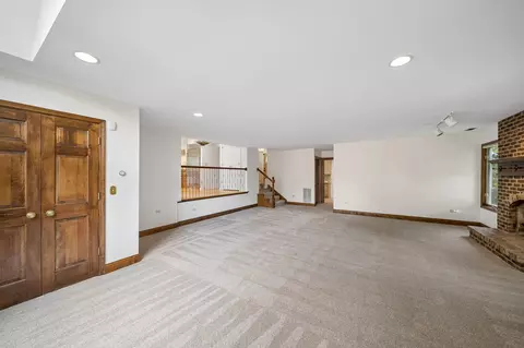 1441 E Hull Dr, Wheaton, IL 60189 photo 11