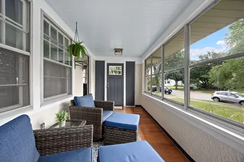 Exterior - 310 Shenstone Rd, Riverside, IL 60546 photo 2 of 13