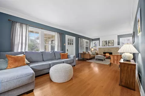 Living - 310 Shenstone Rd, Riverside, IL 60546 photo 3 of 5