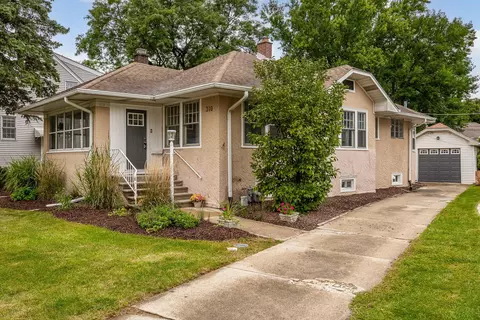 Exterior - 310 Shenstone Rd, Riverside, IL 60546 photo 5 of 13