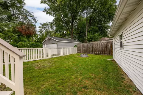 Exterior - 310 Shenstone Rd, Riverside, IL 60546 photo 11 of 13