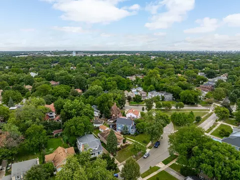 View/Area - 310 Shenstone Rd, Riverside, IL 60546 photo 1 of 4