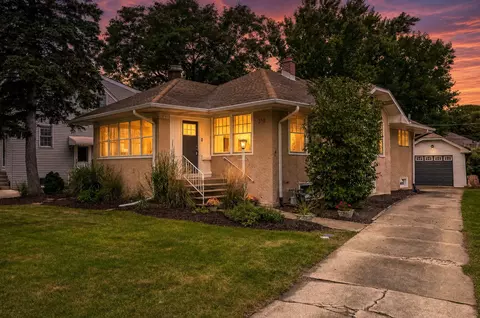 Exterior - 310 Shenstone Rd, Riverside, IL 60546 photo 4 of 13