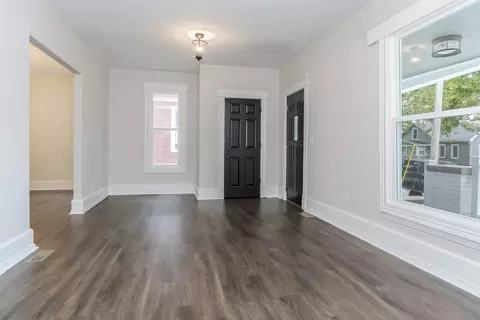Living - 809 N Lee St, Bloomington, IL 61701 photo 1 of 3