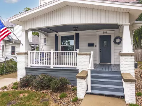 Exterior - 809 N Lee St, Bloomington, IL 61701 photo 2 of 7