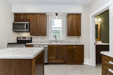 Kitchen - 809 N Lee St, Bloomington, IL 61701 photo 3 of 4