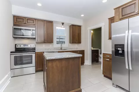 Kitchen - 809 N Lee St, Bloomington, IL 61701 photo 2 of 4
