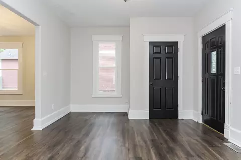 Entry Way - 809 N Lee St, Bloomington, IL 61701 photo 1 of 2