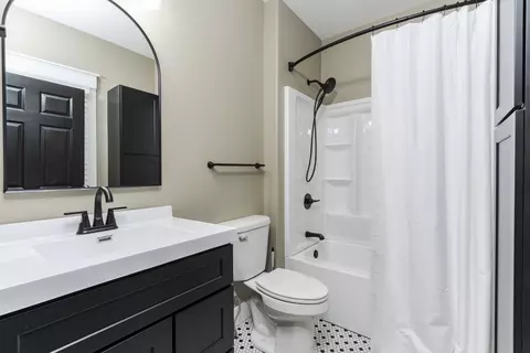 Bath - 809 N Lee St, Bloomington, IL 61701 photo 2 of 2