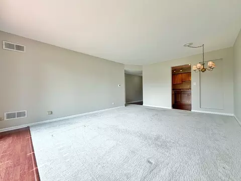 Living - 5000 Carriageway Dr #205, Rolling Meadows, IL 60008 photo 1 of 6