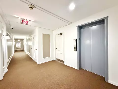 Entry Way - 5000 Carriageway Dr #205, Rolling Meadows, IL 60008 photo 5 of 6