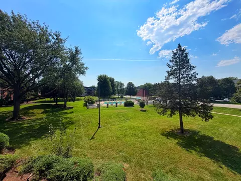 Exterior - 5000 Carriageway Dr #205, Rolling Meadows, IL 60008 photo 5 of 6