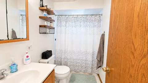Bath - 3610 S Emerald Ave, Chicago, IL 60609 photo 1 of 2