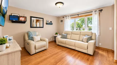 Living - 3610 S Emerald Ave, Chicago, IL 60609 photo 1 of 3