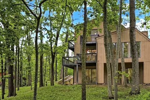 1309 Wildwood Ln, Mahomet, IL 61853