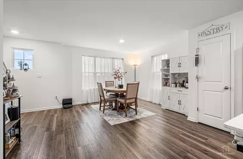 Entry Way - 1510 Sequoia Way, Pingree Grove, IL 60140 photo 3 of 4
