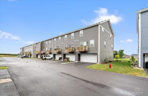 Exterior - 1510 Sequoia Way, Pingree Grove, IL 60140 photo 4 of 4