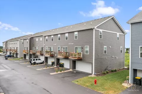 Exterior - 1510 Sequoia Way, Pingree Grove, IL 60140 photo 3 of 4