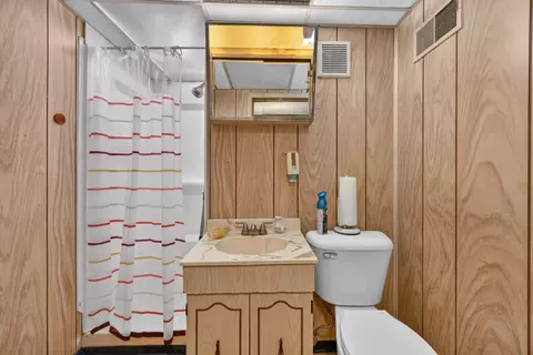 Bath - 2333 E 83rd St, Chicago, IL 60617 photo 2 of 2