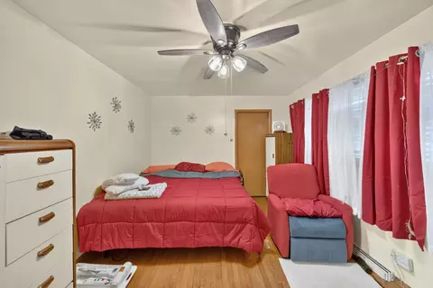 Bedroom - 2333 E 83rd St, Chicago, IL 60617 photo 1 of 2