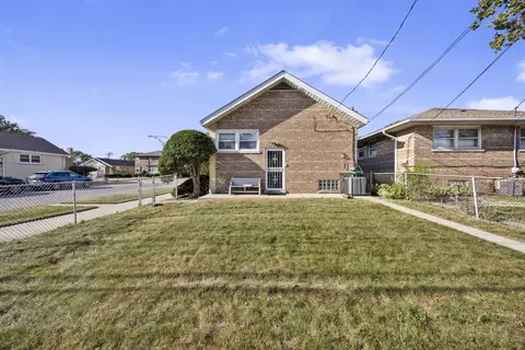Exterior - 2333 E 83rd St, Chicago, IL 60617 photo 2 of 3