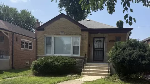 8926 S Paxton Ave, Chicago, IL 60617