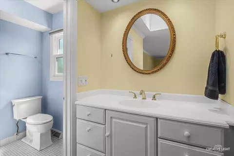 Bath - 534 Ryan Ct, West Dundee, IL 60118 photo 3 of 4