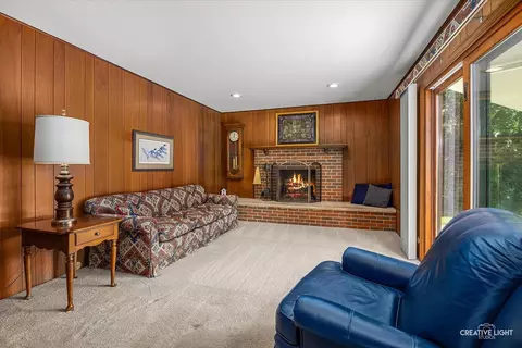 Living - 534 Ryan Ct, West Dundee, IL 60118 photo 3 of 3