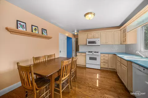 Kitchen - 534 Ryan Ct, West Dundee, IL 60118 photo 1 of 3