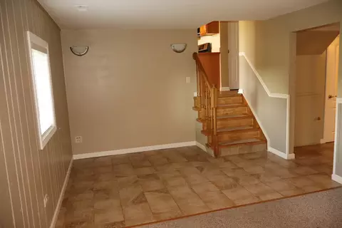 Living - 14650 Kostner Ave, Midlothian, IL 60445 photo 4 of 6