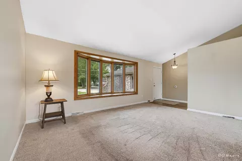 Living - 14650 Kostner Ave, Midlothian, IL 60445 photo 2 of 6