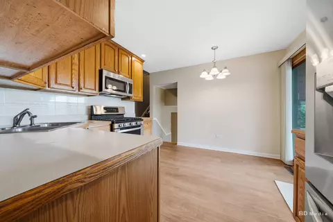 Kitchen - 14650 Kostner Ave, Midlothian, IL 60445 photo 4 of 4