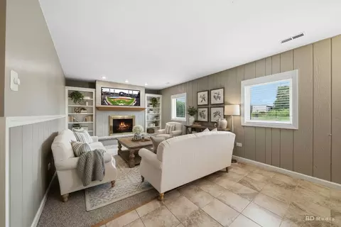 Living - 14650 Kostner Ave, Midlothian, IL 60445 photo 5 of 6