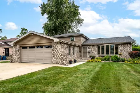 Exterior - 14650 Kostner Ave, Midlothian, IL 60445 photo 1 of 10