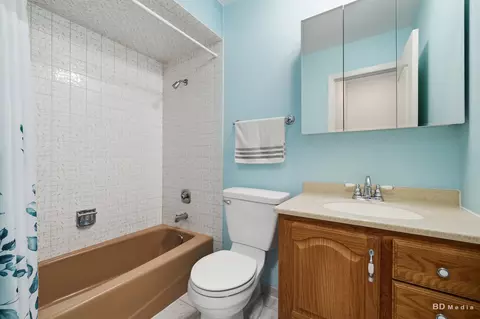 Bath - 14650 Kostner Ave, Midlothian, IL 60445 photo 1 of 3