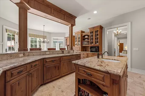Kitchen - 33 W551 Hub Rd, Wayne, IL 60184 photo 2 of 6