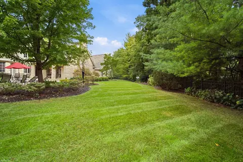 Exterior - 33 W551 Hub Rd, Wayne, IL 60184 photo 9 of 12