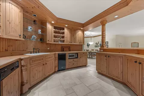 Kitchen - 33 W551 Hub Rd, Wayne, IL 60184 photo 6 of 6