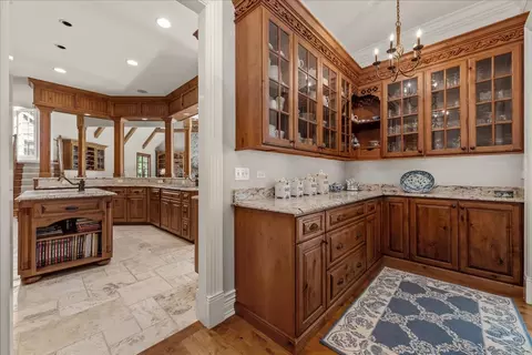 Kitchen - 33 W551 Hub Rd, Wayne, IL 60184 photo 5 of 6