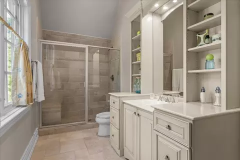 Bath - 33 W551 Hub Rd, Wayne, IL 60184 photo 8 of 9
