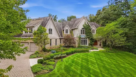 Exterior - 33 W551 Hub Rd, Wayne, IL 60184 photo 1 of 12