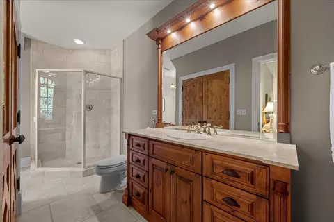 Bath - 33 W551 Hub Rd, Wayne, IL 60184 photo 6 of 9
