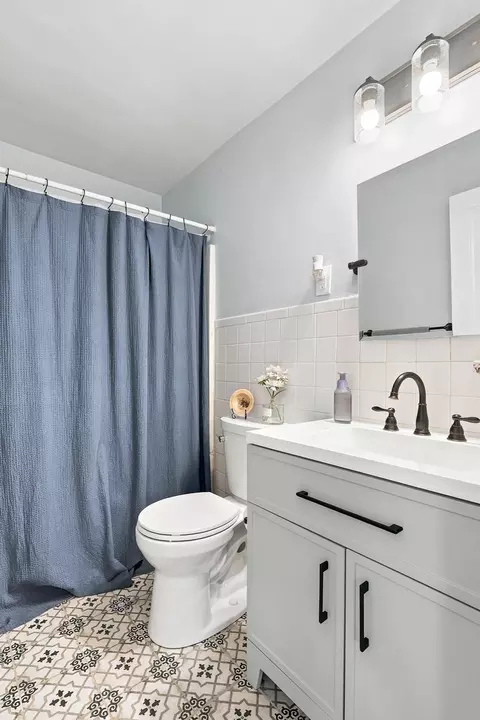Bath - 2521 33rd St, Moline, IL 61265 photo 2 of 2