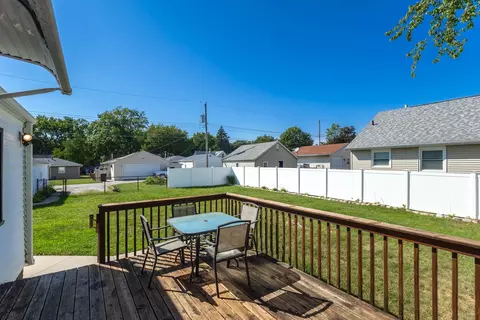 Exterior - 2521 33rd St, Moline, IL 61265 photo 2 of 6