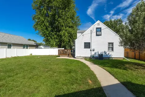 Exterior - 2521 33rd St, Moline, IL 61265 photo 5 of 6
