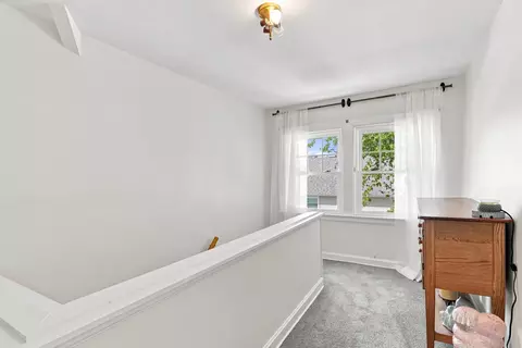 Entry Way - 2521 33rd St, Moline, IL 61265 photo 4 of 4